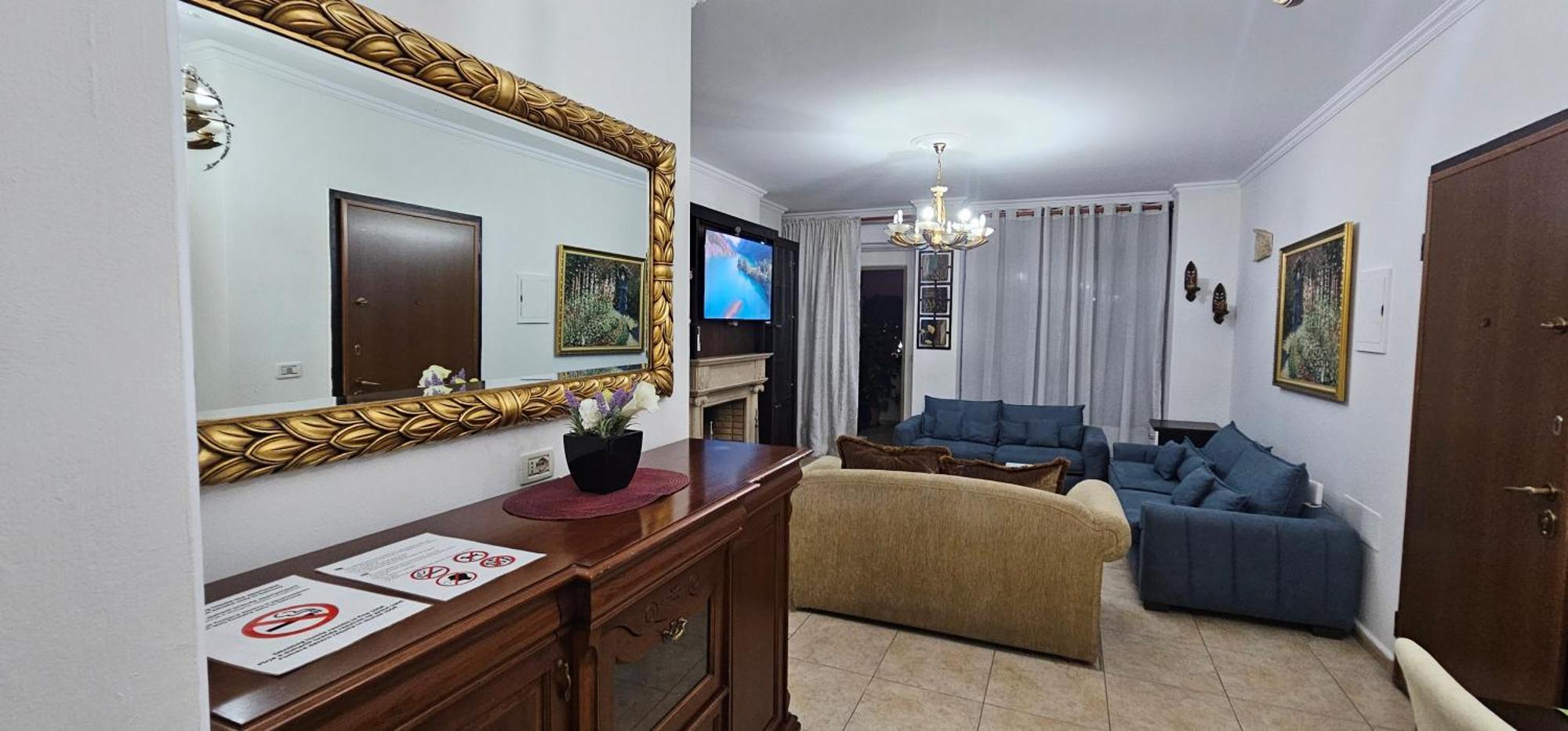 Skanderbeg Square EXPLORER APARTMENTS Tirana Eksteriør billede